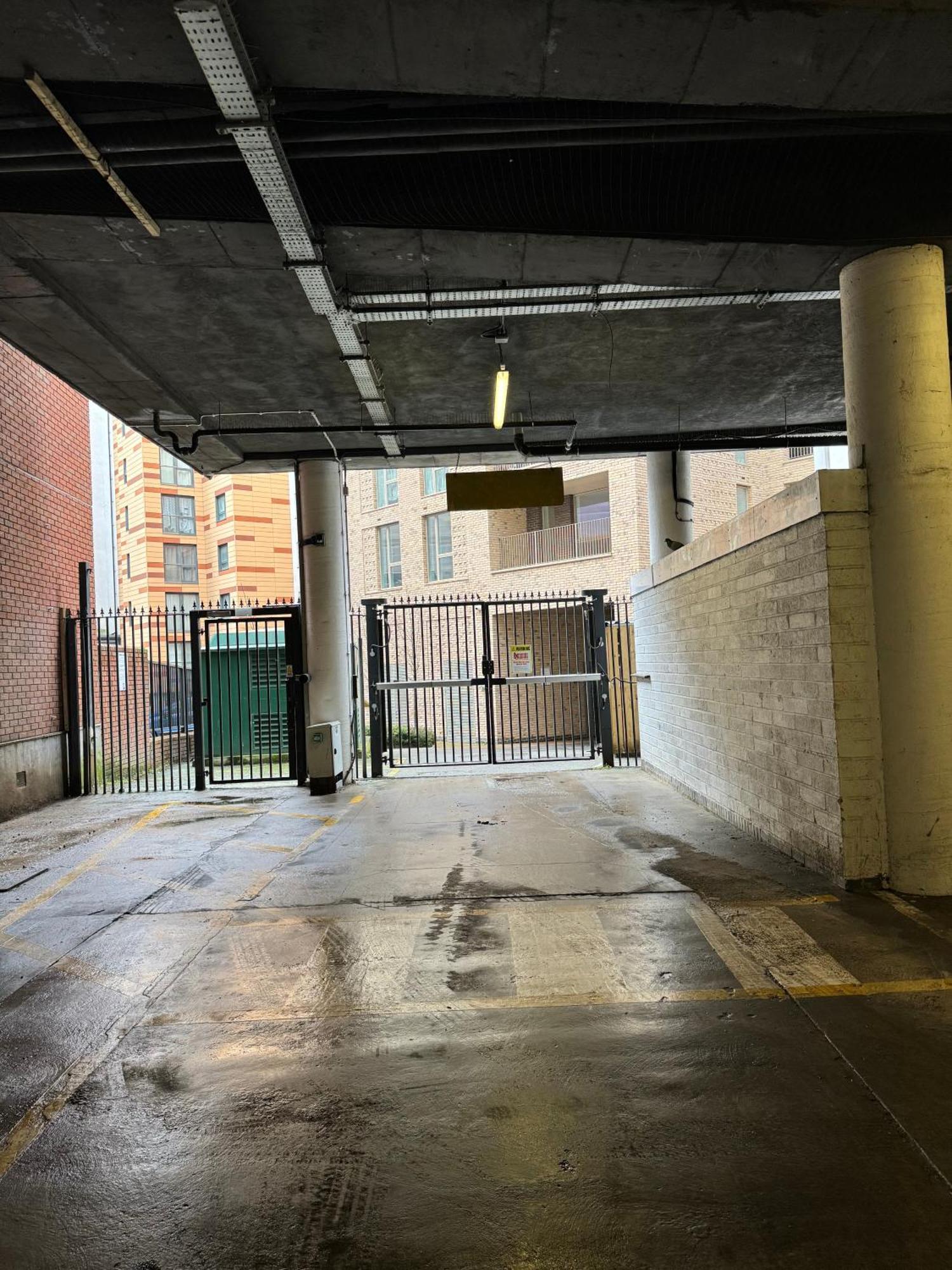 Luxury 2 Bedroom Apartment In Central Croydon With Free Parking Bagian luar foto